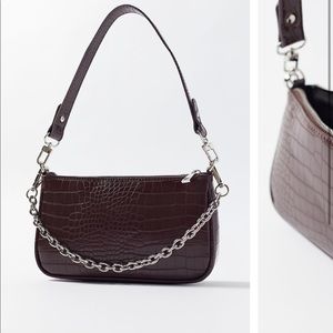 chain baguette bag